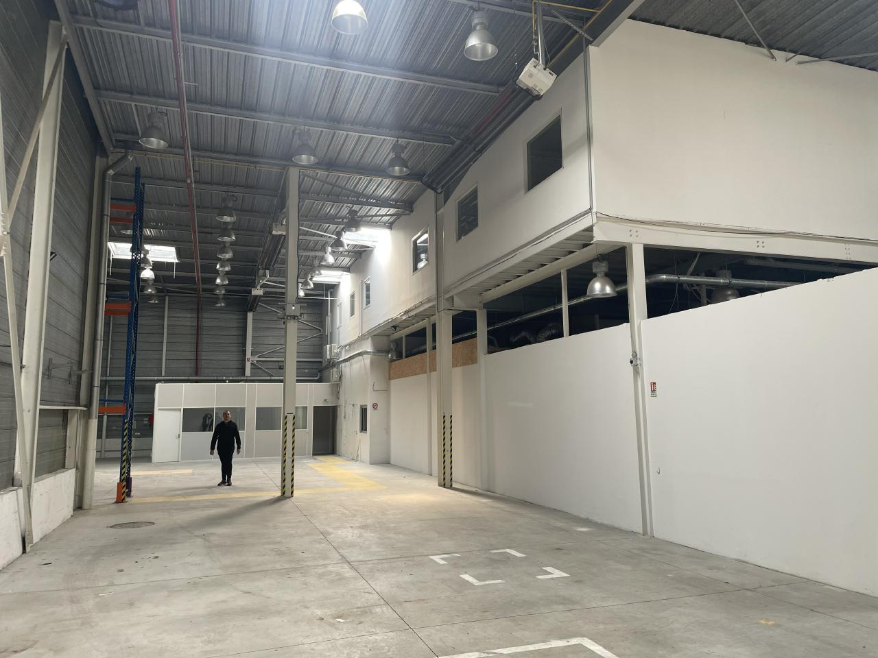Local d'activité LES-MILLES 1125m² Location local d'activité LES-MILLES Bouches-du-Rhône OLACT2422788 4